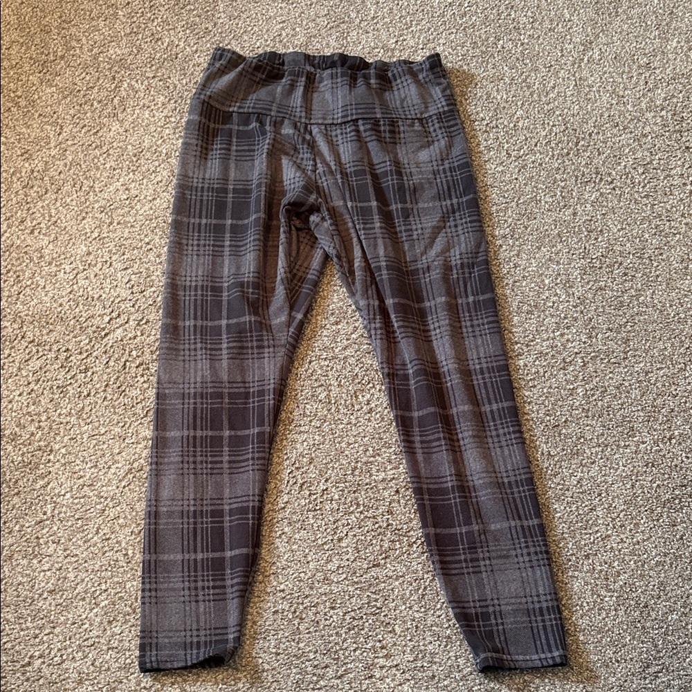 French Laundry Black and Gray Plaid Leggings